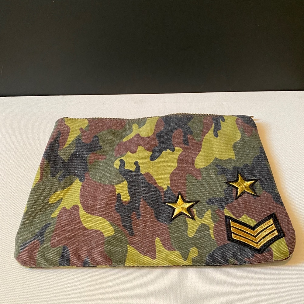 Camouflage Clutch